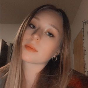 Meet your Posher, Ally